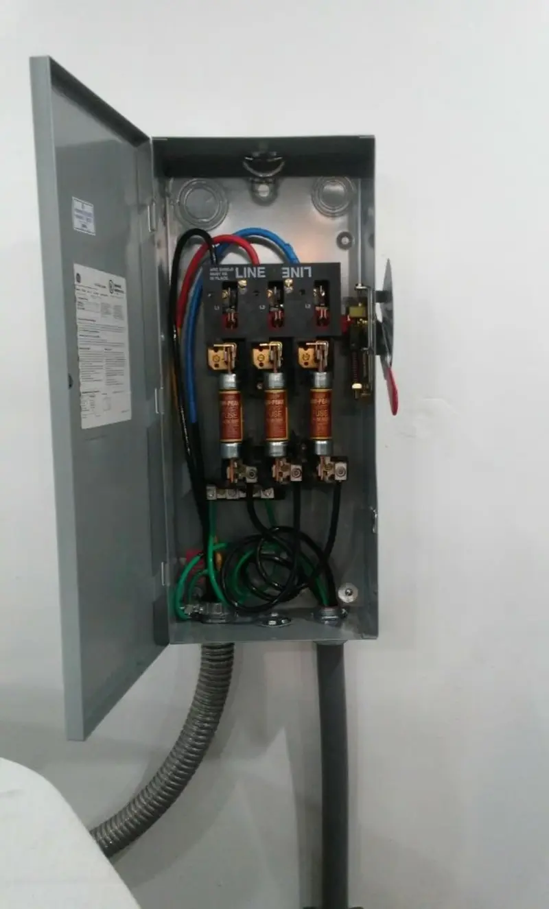 Three-phase disconnect switch installed for Smoke Detector Installation in Valparaiso
